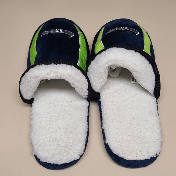 Foco NFL Seattle Seahawks football faux fur plush slippers size 11 - Picture 5 of 9